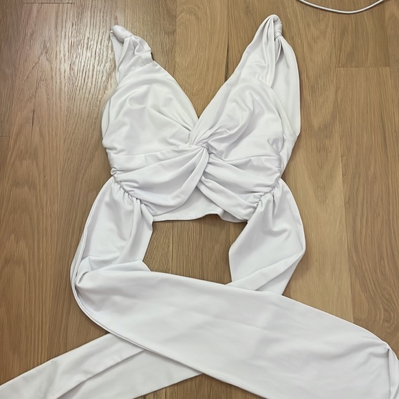 Lioness white wrap tank top - Picture 4 of 6